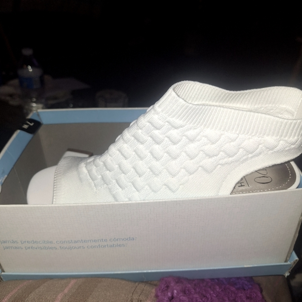 Bought for wedding and but never wore them.